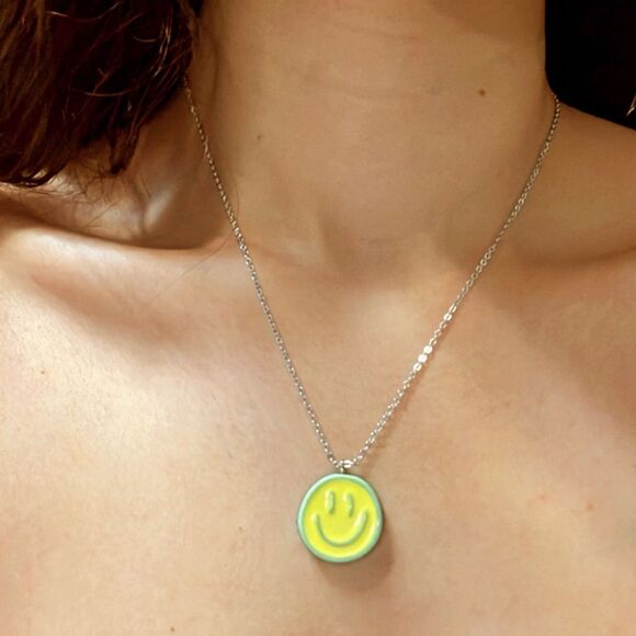 Smiley face pendant R305  - Picture 1 of 6